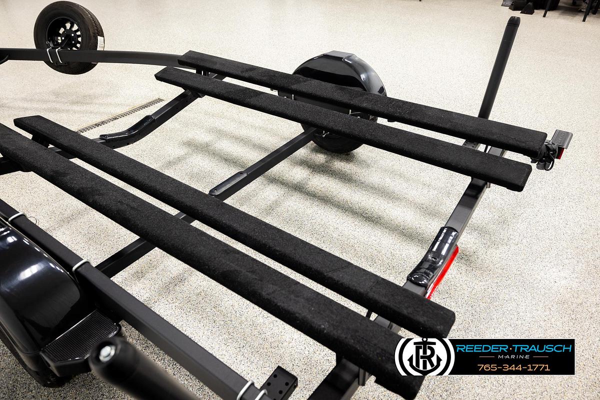 2025 Shore Land'r LUV30BELWSS8