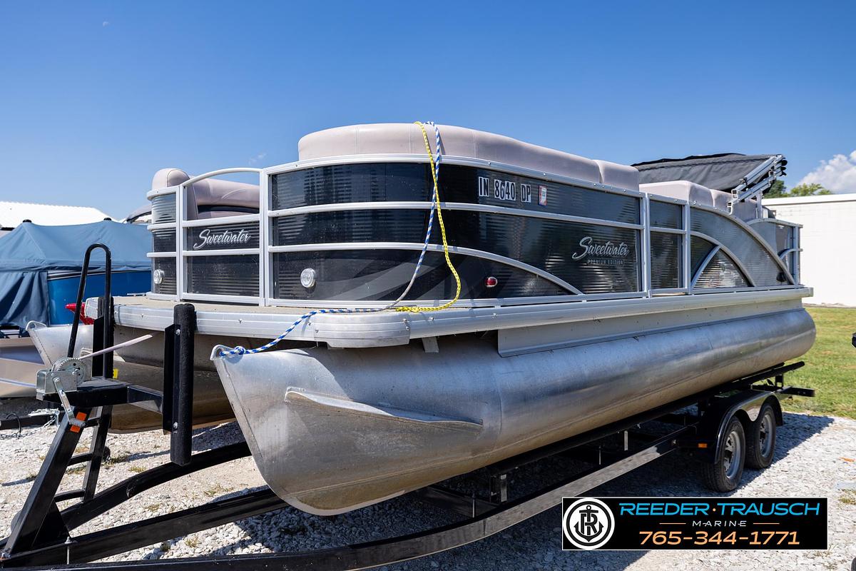 Used 2013 Godfrey Sweetwater 220