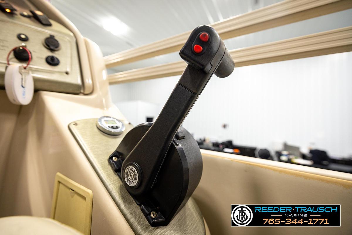Used 2006 SmokerCraft S-8525
