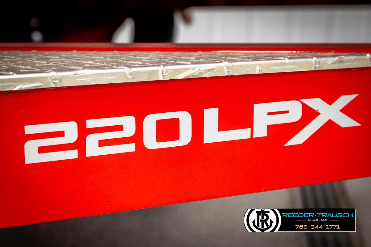 Used 2022 Crownline 220 LPX