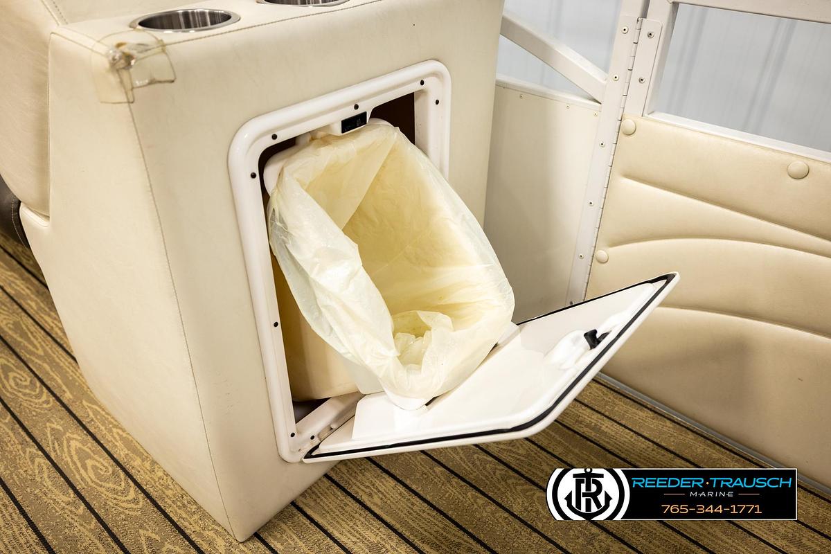 Used 2006 JC Suntoon 23TT