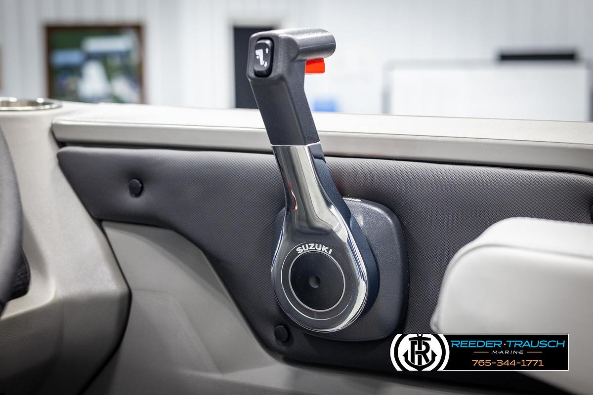 2025 Avalon LSZ Entertainer