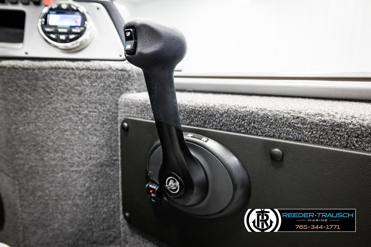 Used 2023 Lund 1875 Impact XS