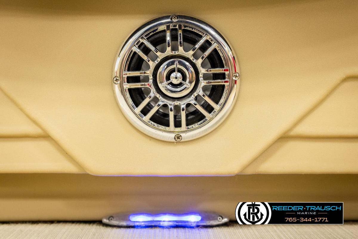 Used 2017 Sylvan 818 Mirage Cr