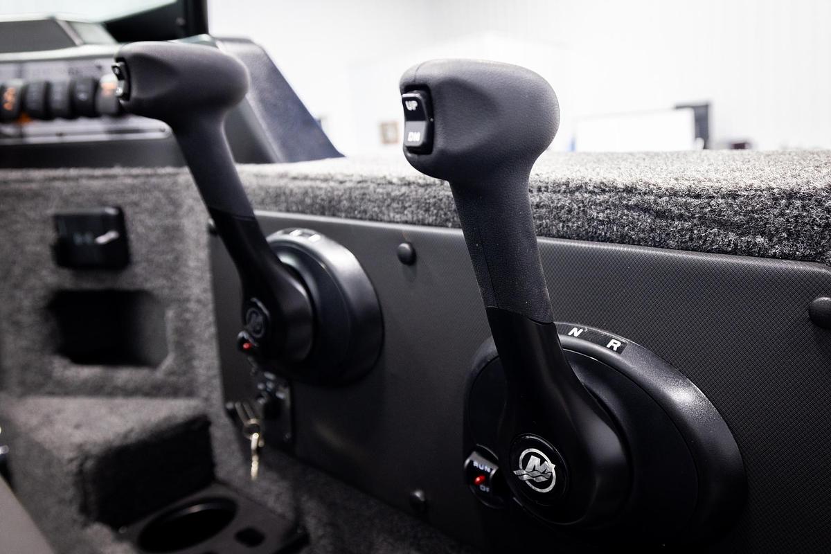 2026 Lund 2075 Impact XS