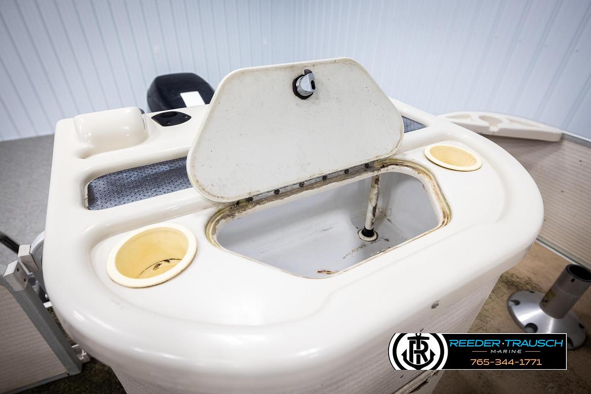 Used 2007 Premier 2223 Navigator