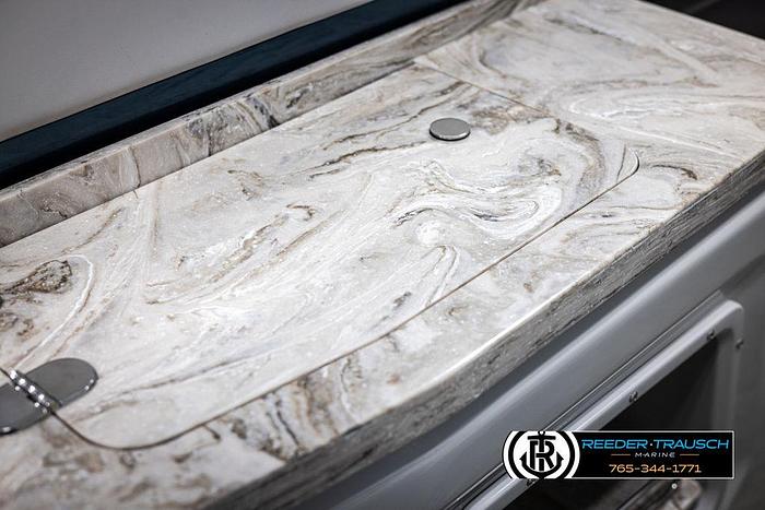 2025 Avalon Excalibur VRBW