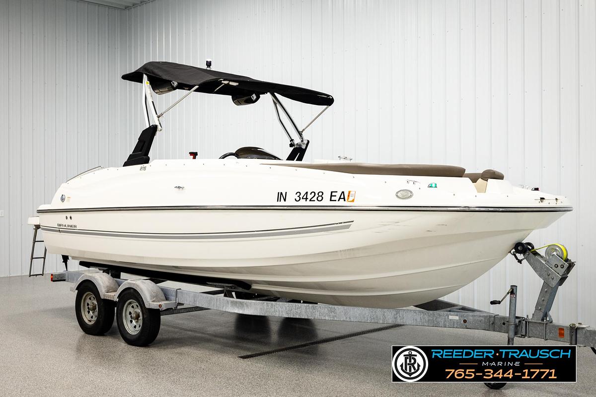 Used 2017 Bayliner 215
