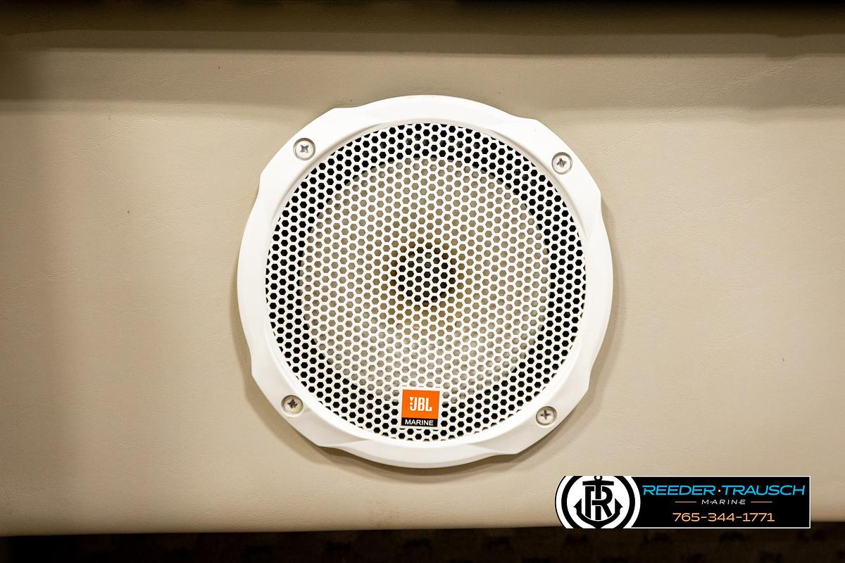 Used 2004 Smokecraft S8523 CR