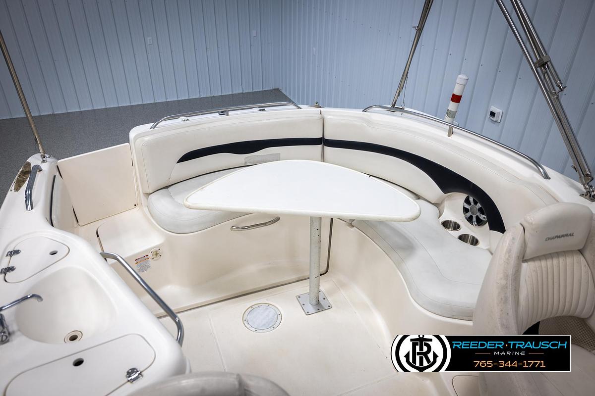 Used 2002 Chaparral 243 Sunesta