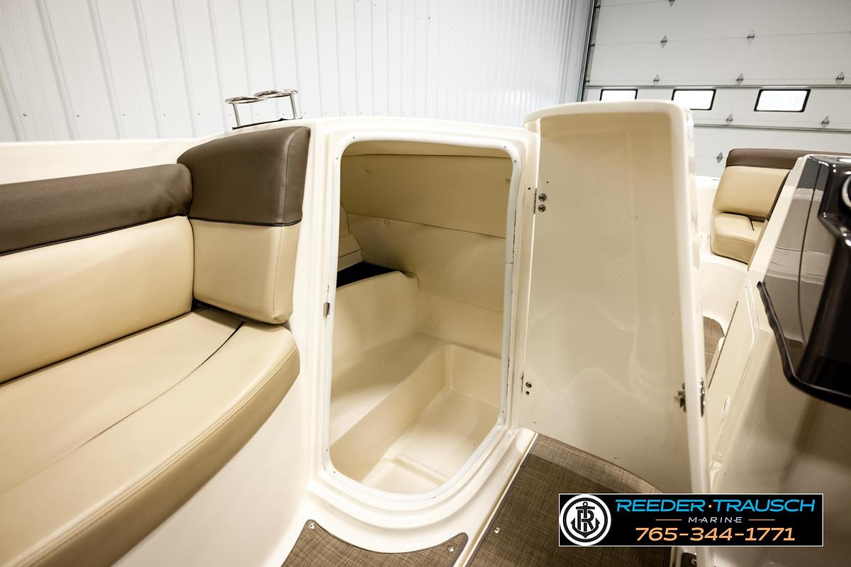 Used 2017 Bayliner 215