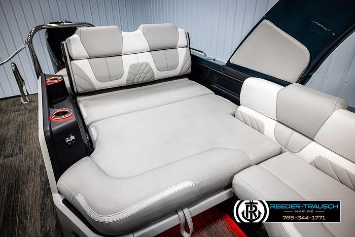 2025 Avalon Excalibur VRBW