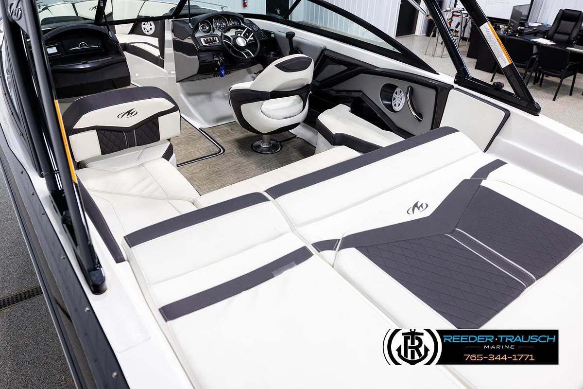 Used 2019 Monterey 238 SS