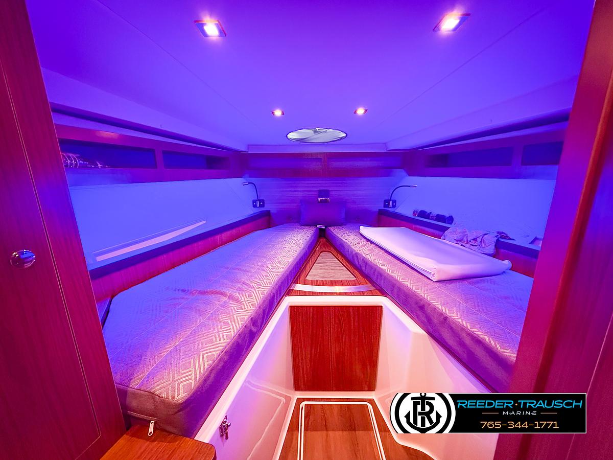 Used 2021 Four Winns Vista 355 Coupe OB