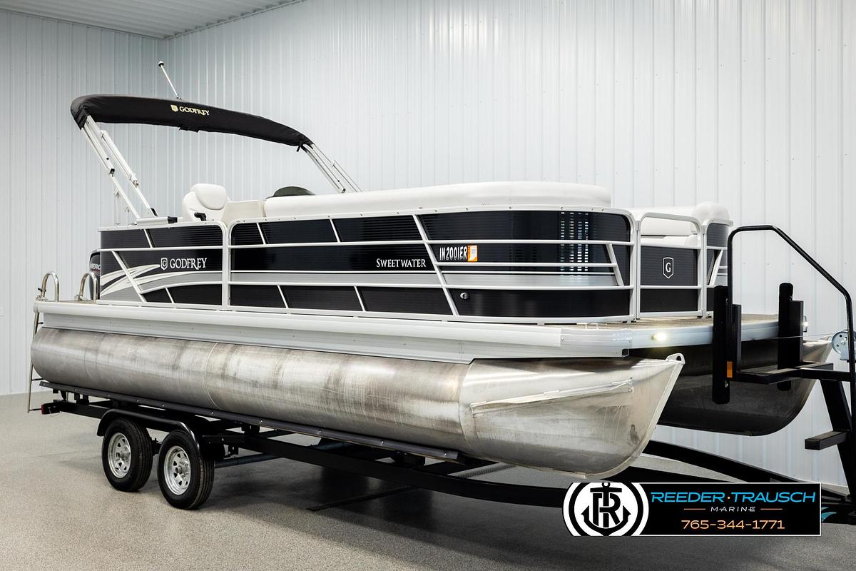 Used 2023 Godfrey SW2286C