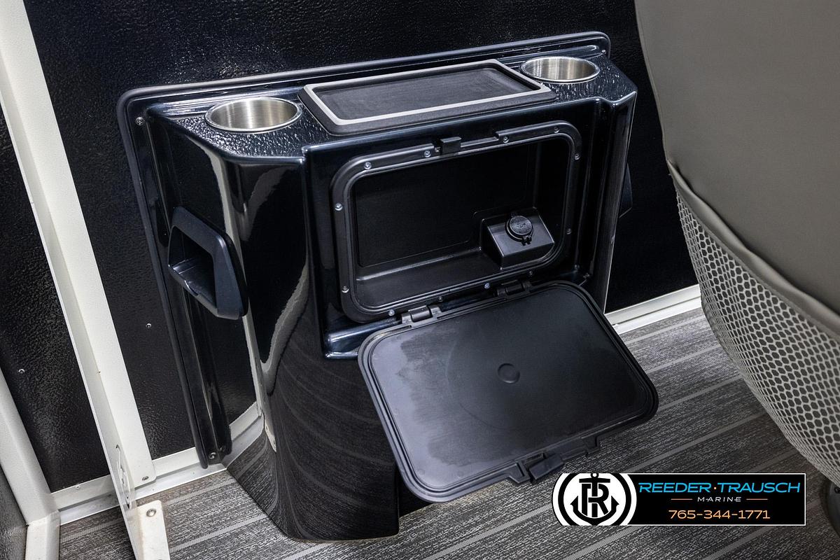 Used 2022 Premier 230 Solaris RL