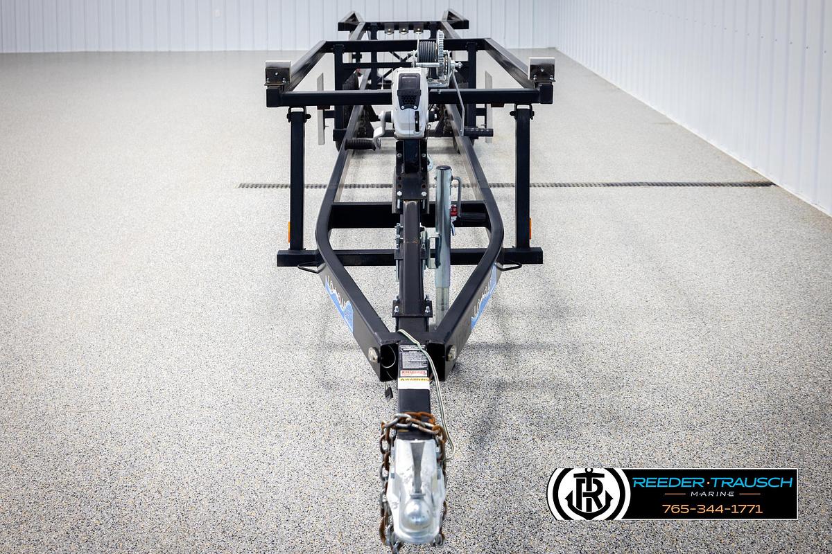 Used 2018 Hoosier LL220N