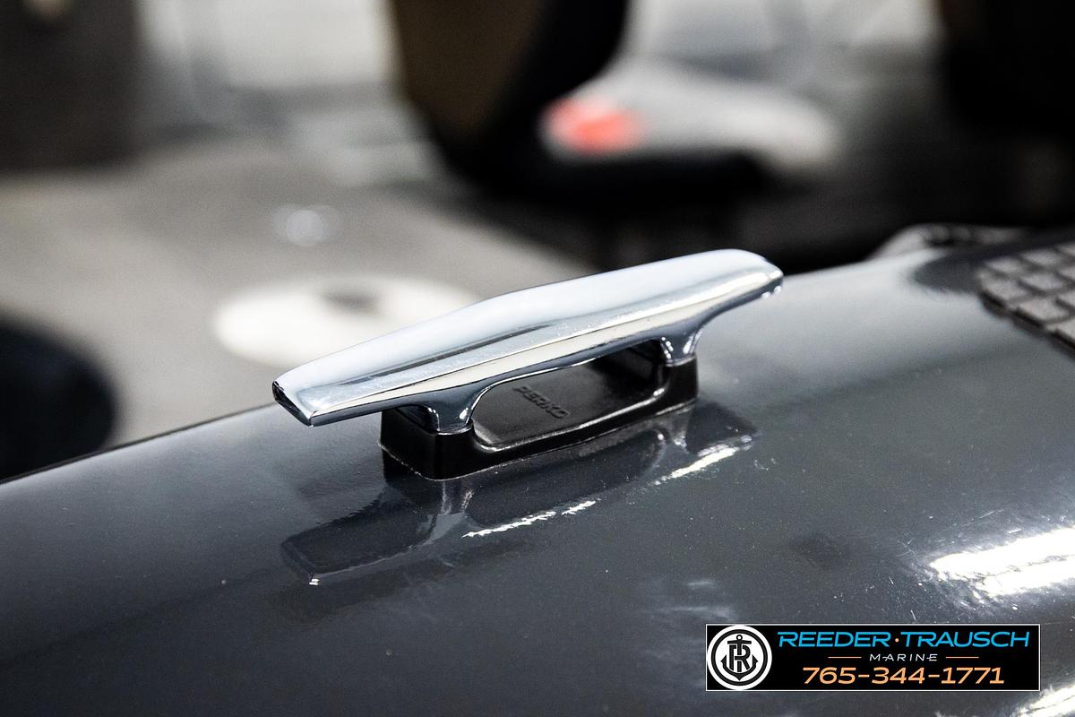 Used 2007 Tracker Tundra 18