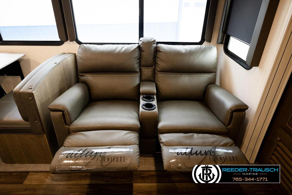 Used 2022 Keystone CG34TSB22