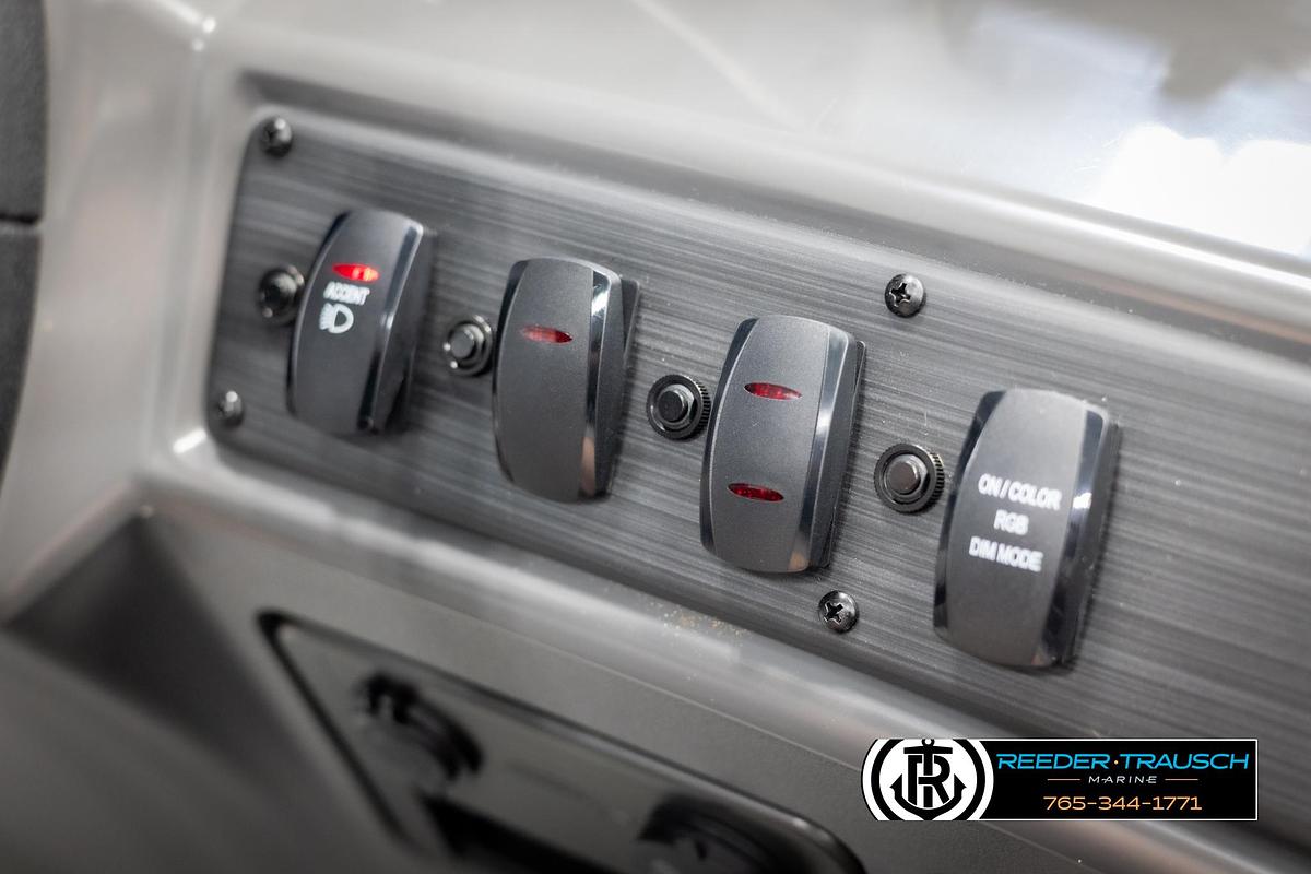 2025 Bennington 21 SSRSE