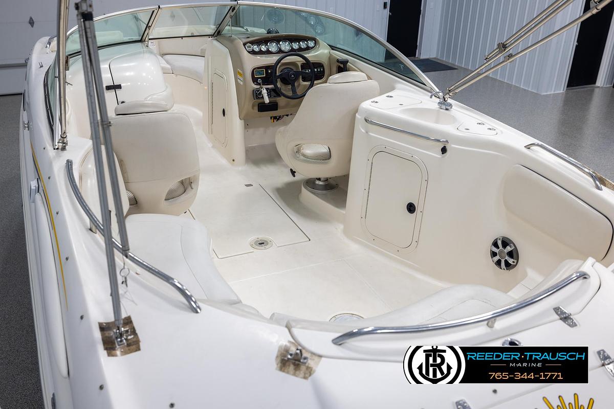 Used 2002 Chaparral 243 Sunesta