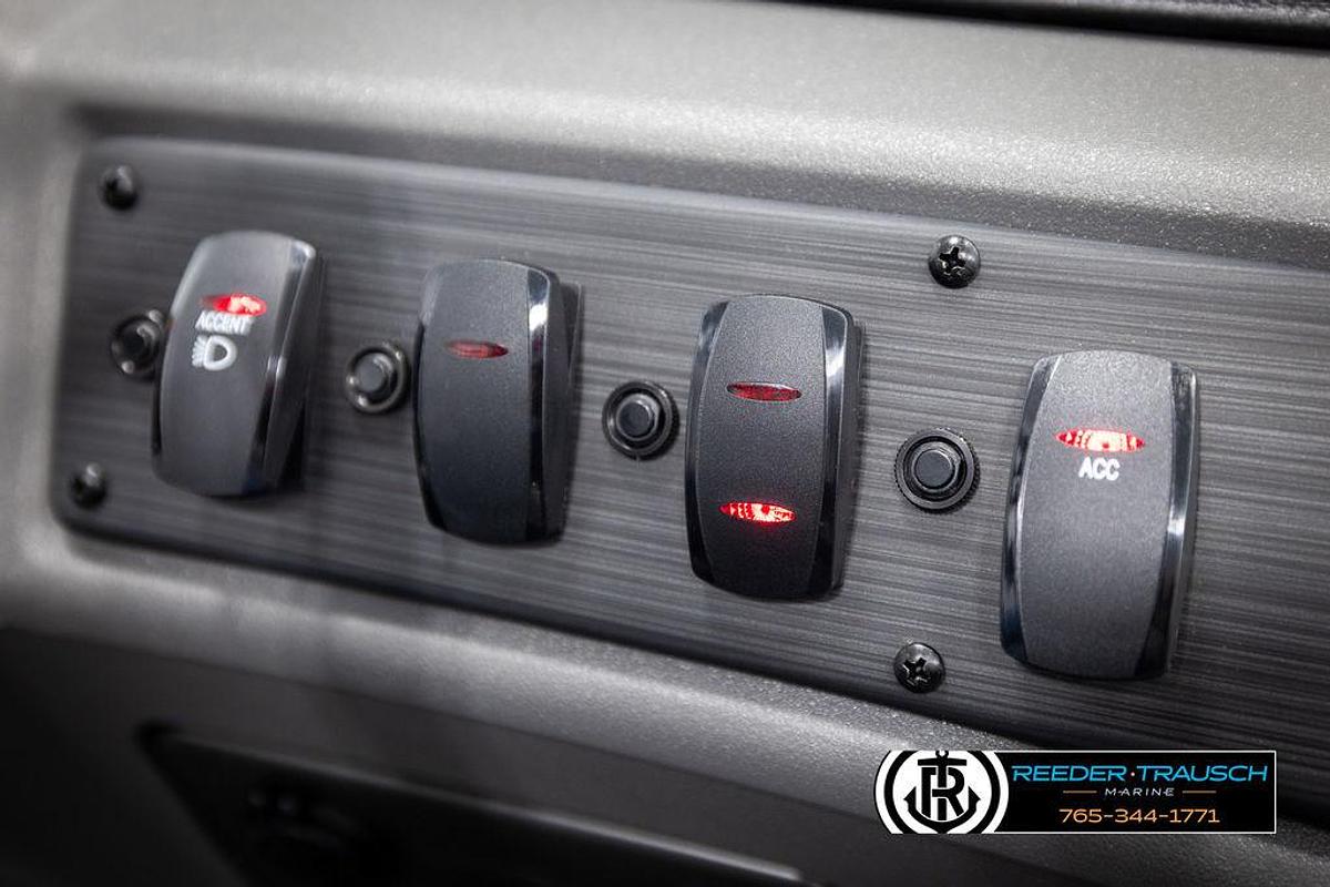 2025 Bennington 20 SLSE