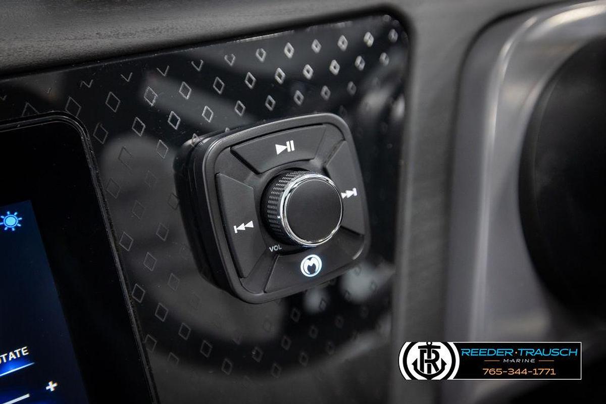 2025 Bennington 22 MFBSE