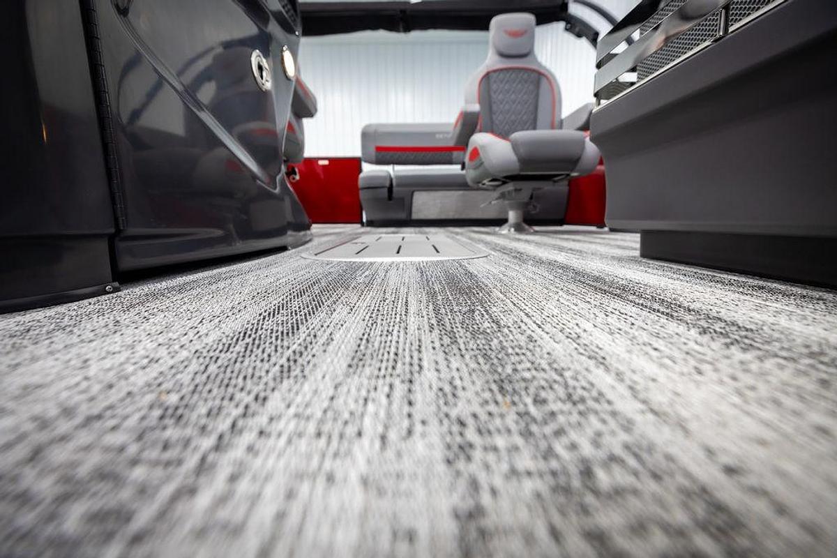 2025 Bennington 22 MSBSE