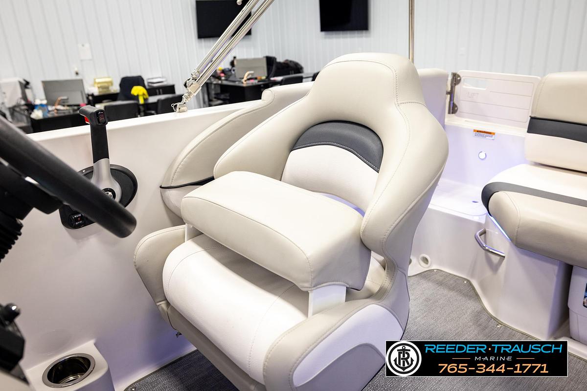 Used 2022 StarCraft Starstep 221