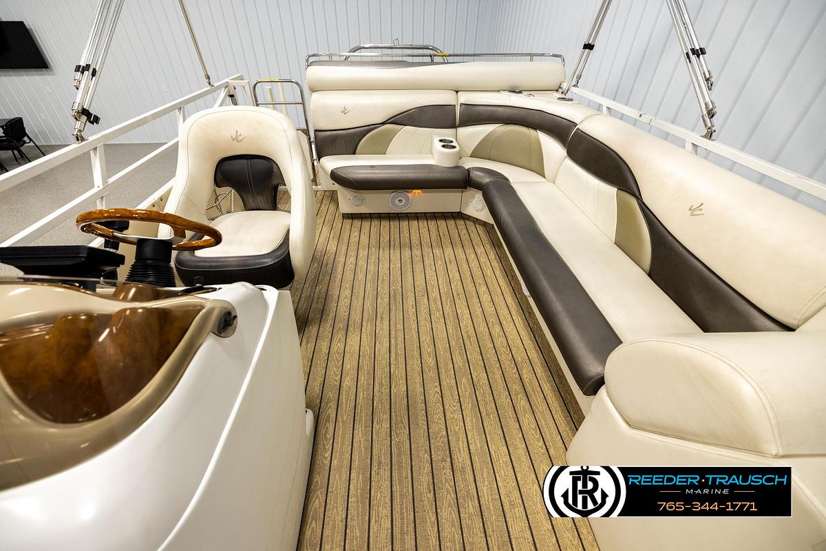 Used 2006 JC Suntoon 23TT