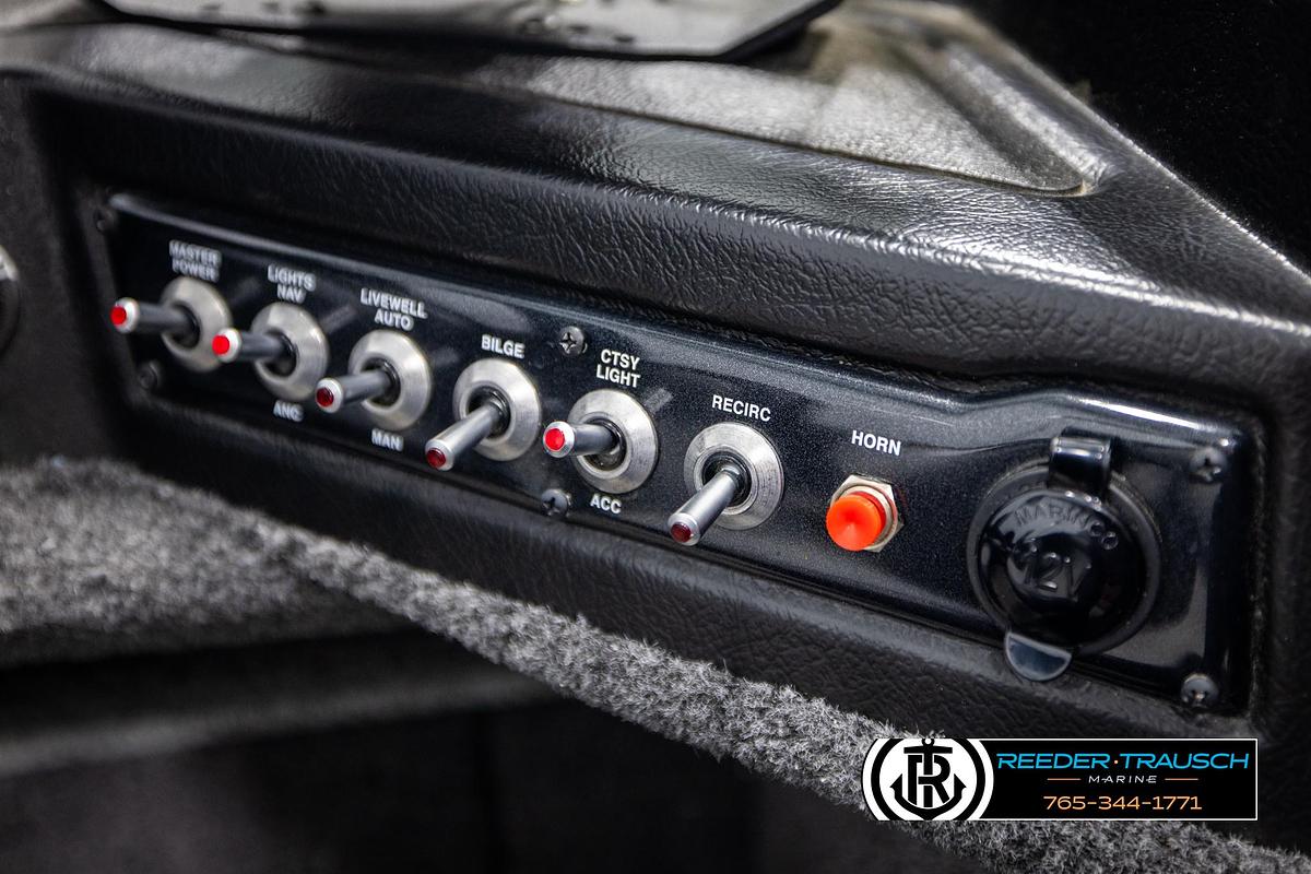 Used 2022 Crestliner 1850 FishHawk