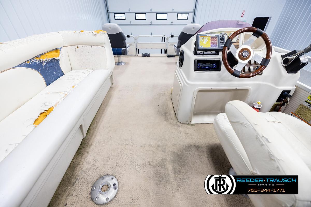 Used 2007 Premier 2223 Navigator