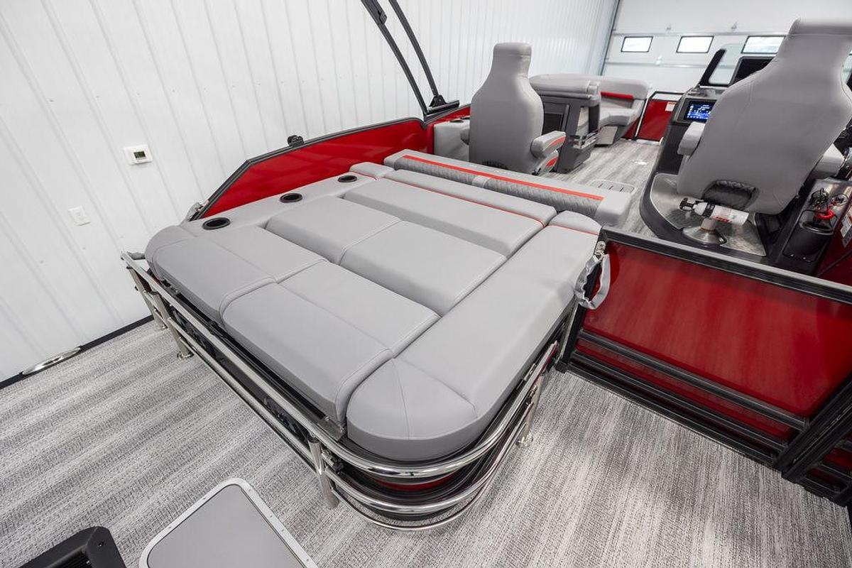 2025 Bennington 22 MSBSE