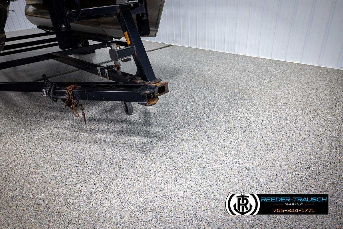 Used 2012 Avalon 1670 JR FRE