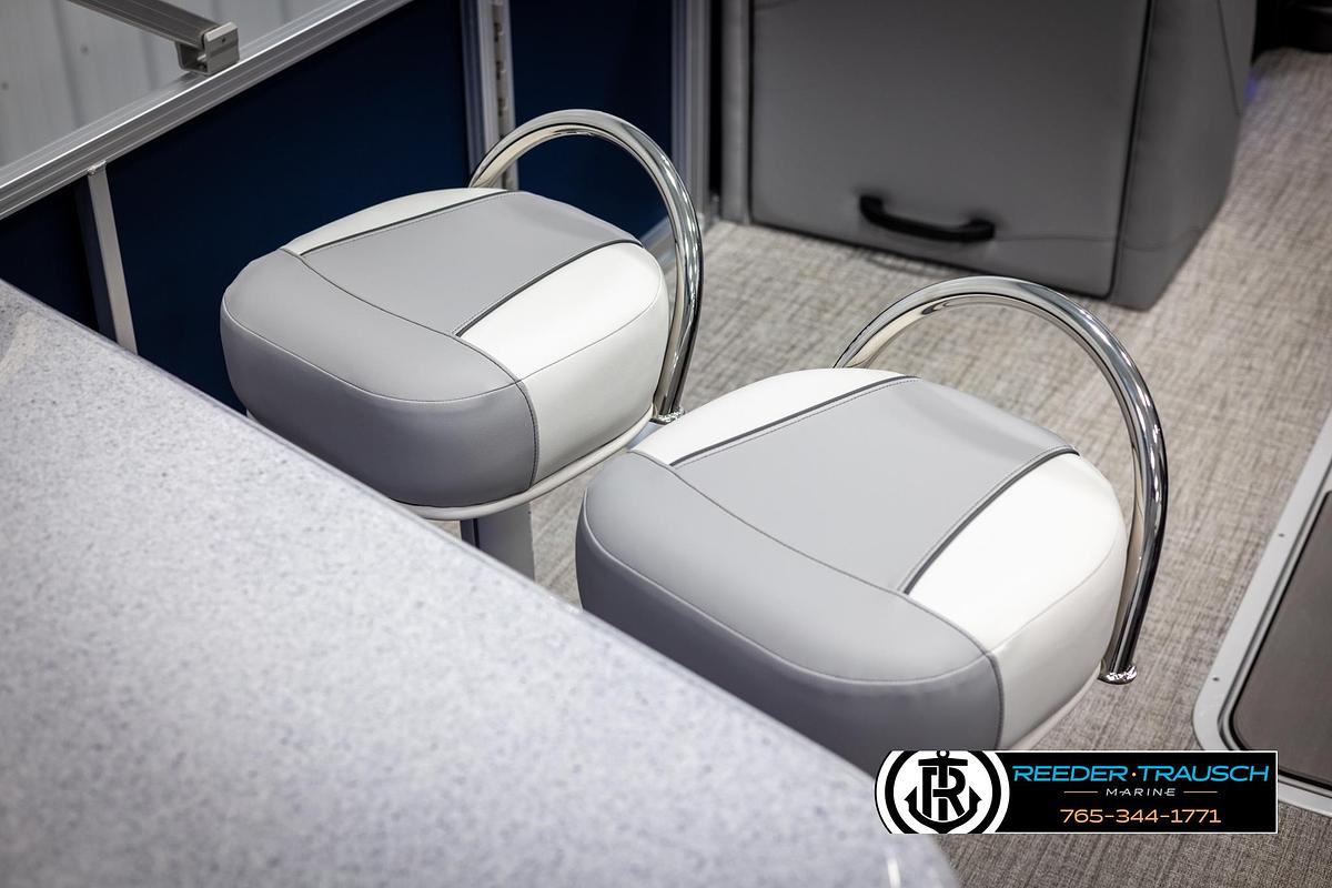 2025 Avalon LSZ Entertainer