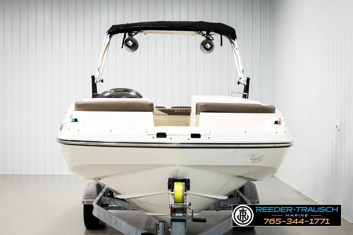 Used 2017 Bayliner 215