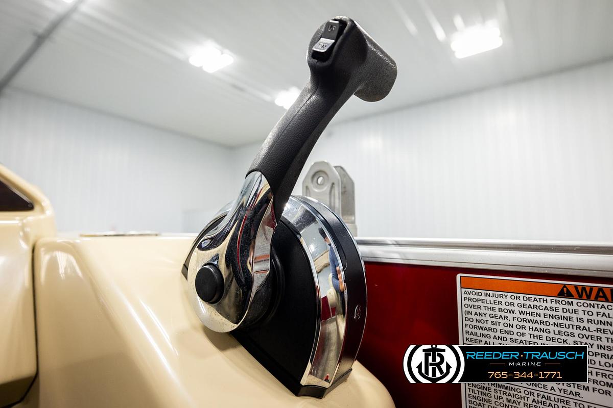 Used 2017 Sylvan 818 Mirage Cr