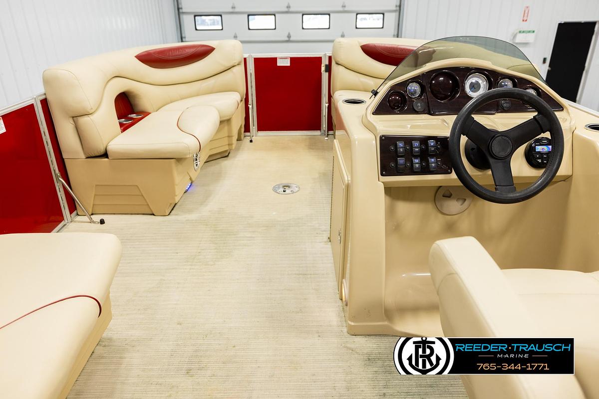 Used 2017 Sylvan 818 Mirage Cr