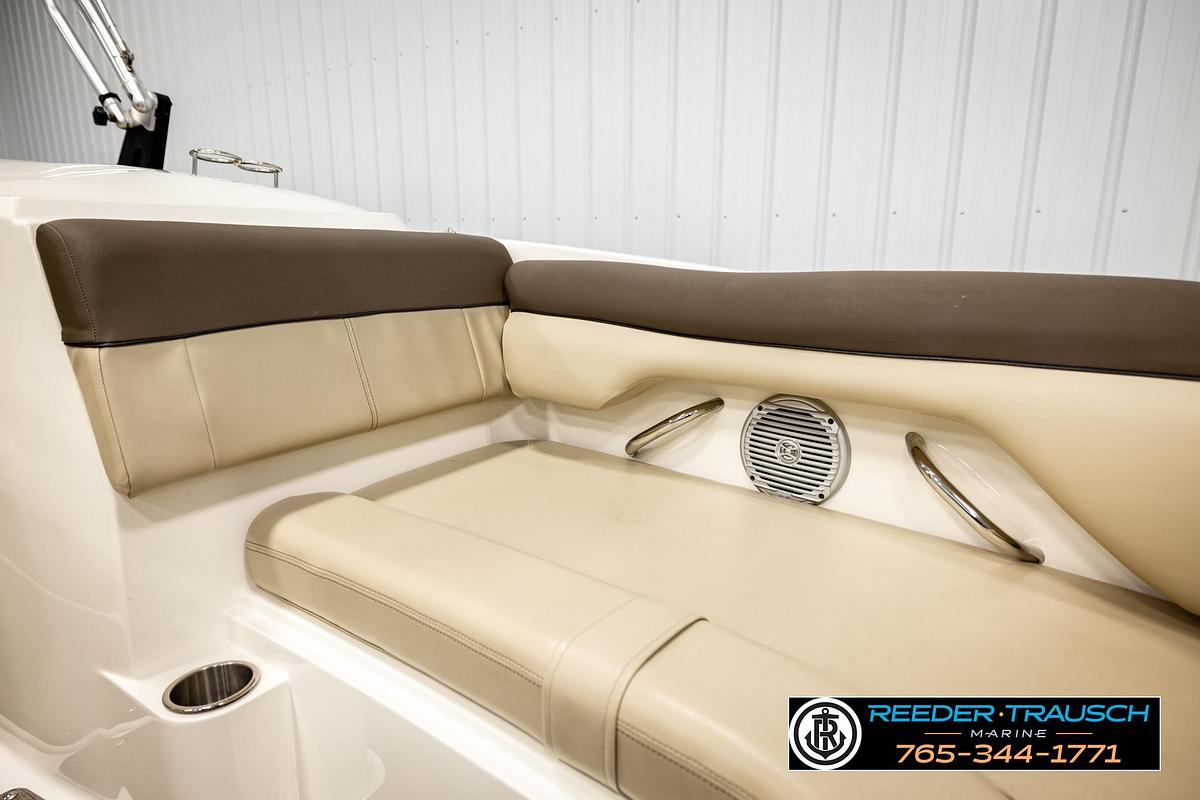 Used 2017 Bayliner 215