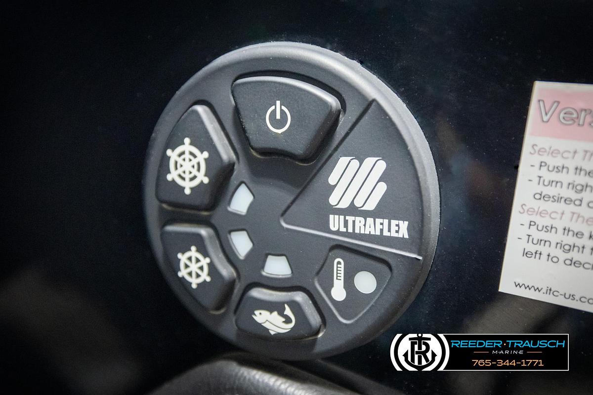 Used 2022 Premier 230 Solaris RL