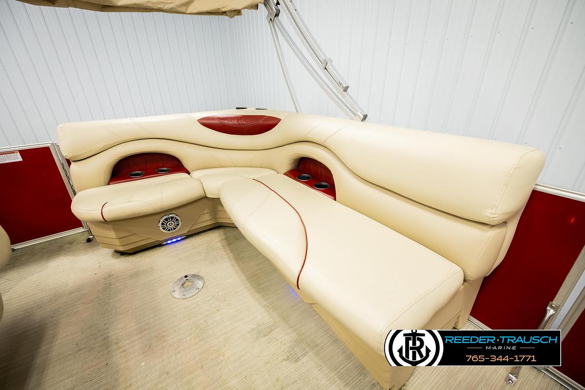 Used 2017 Sylvan 818 Mirage Cr