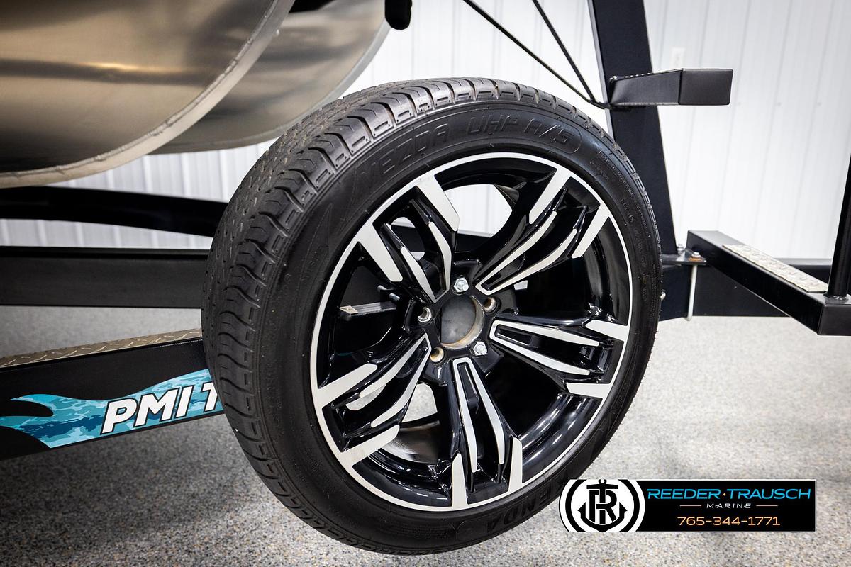 Used 2023 Barletta 21 UC