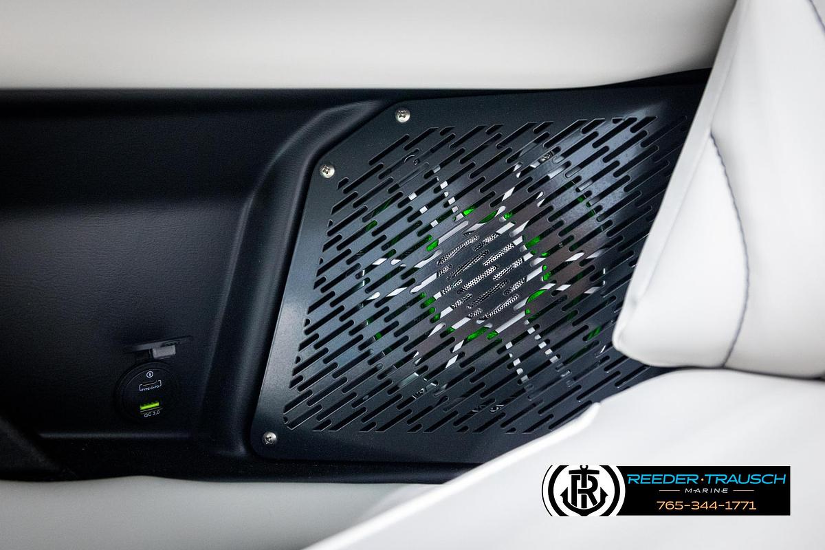 2025 Avalon Excalibur VRBW