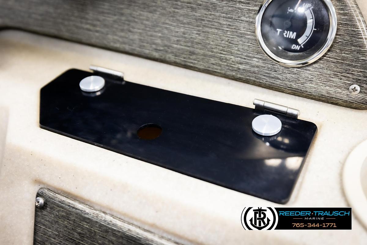 Used 2012 Avalon 1670 JR FRE