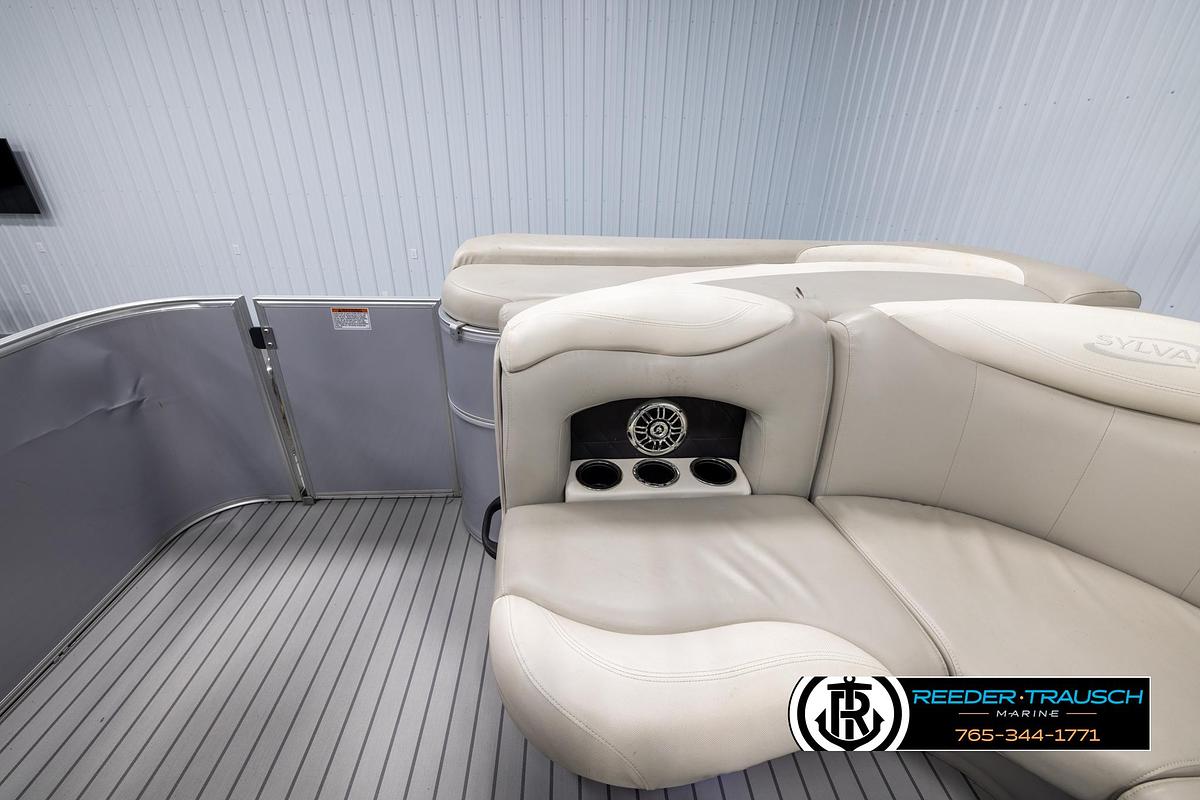 Used 2015 Sylvan 8520 Mirage