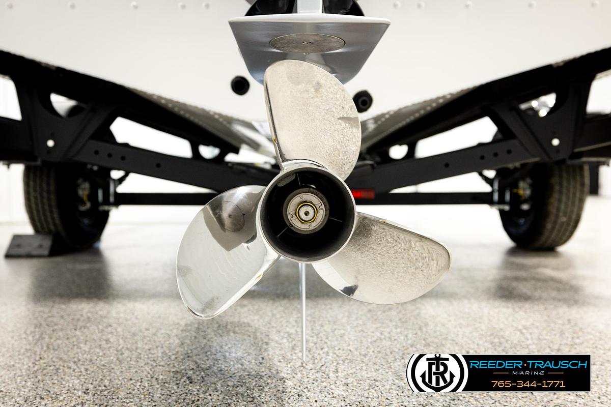 2026 Lund 1875 Crossover XS