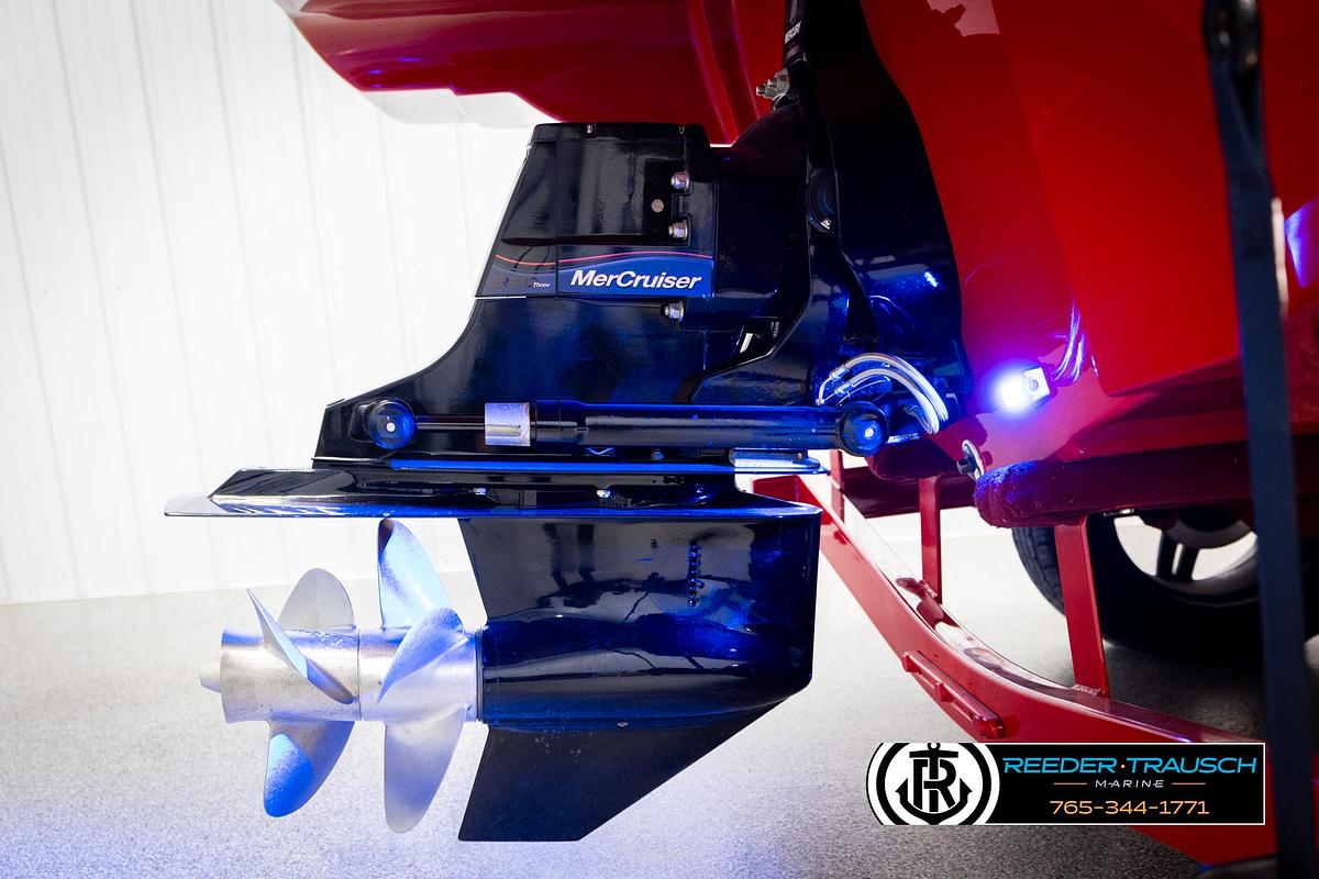 Used 2022 Crownline 220 LPX