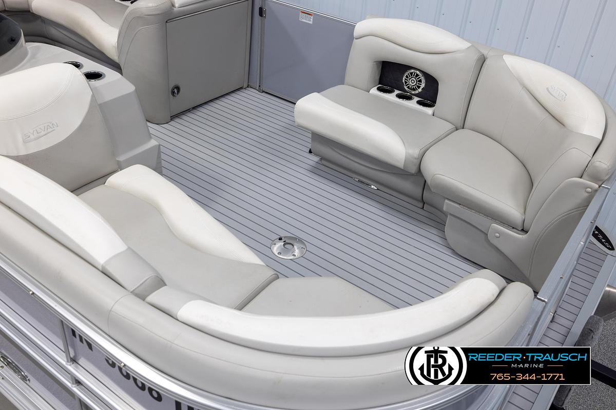 Used 2015 Sylvan 8520 Mirage