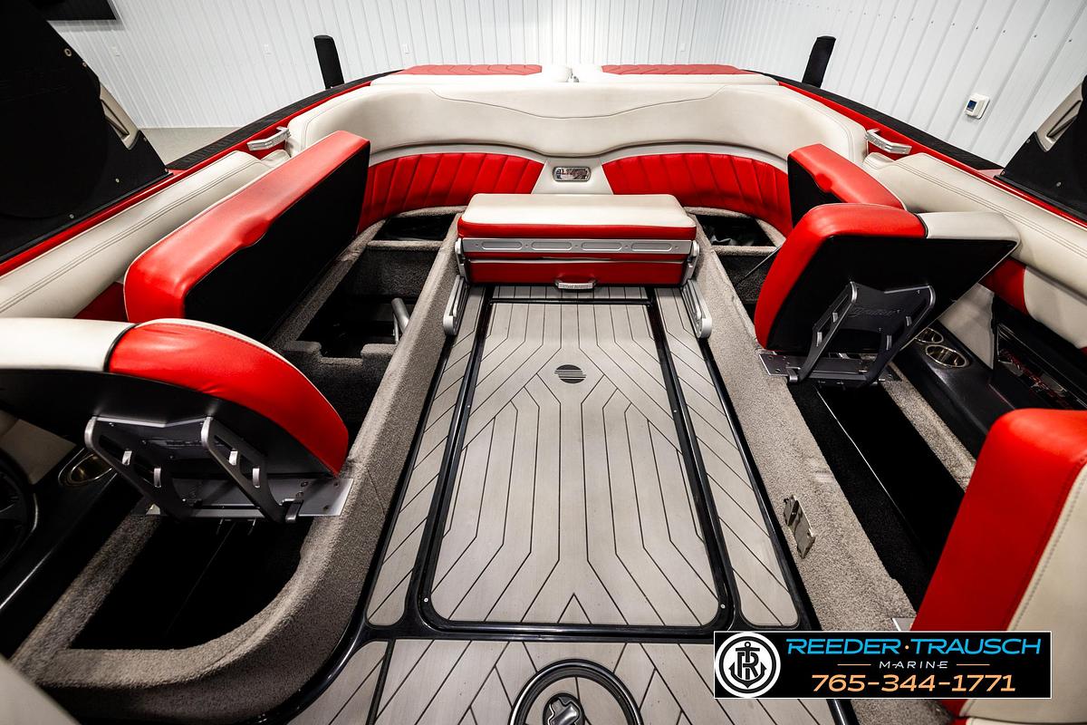 Used 2017 Malibu Wakesetter 25 LSV