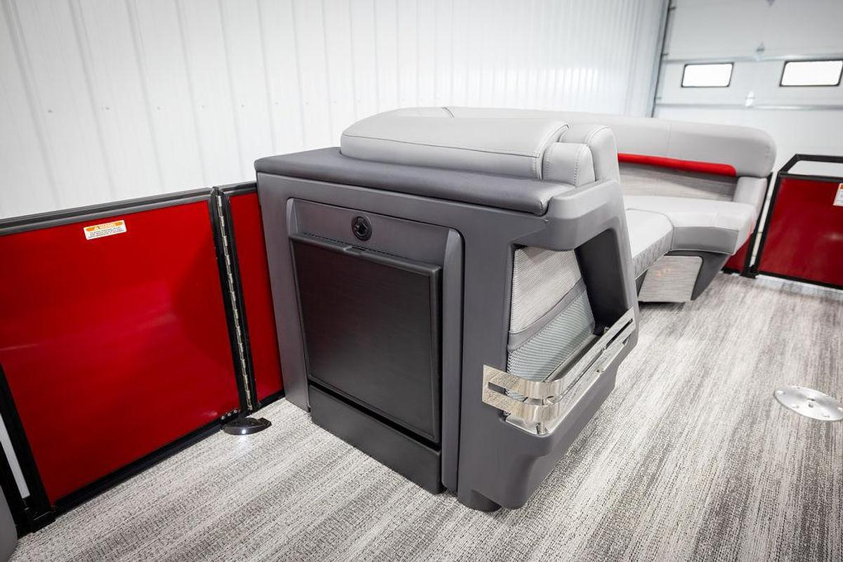 2025 Bennington 22 MSBSE